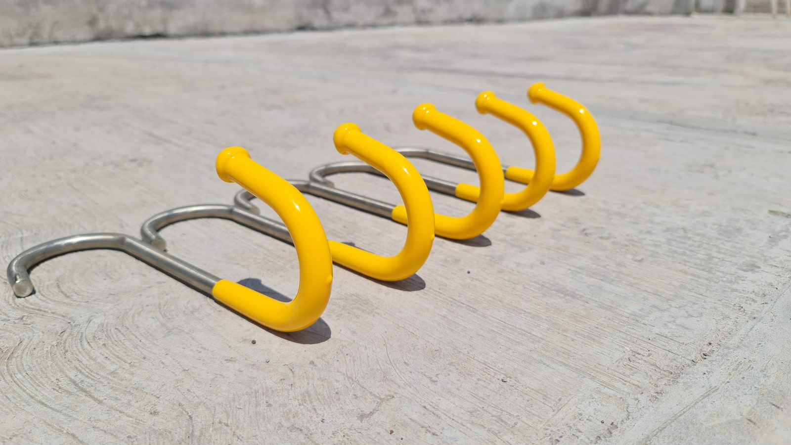 Ganchos amarillos